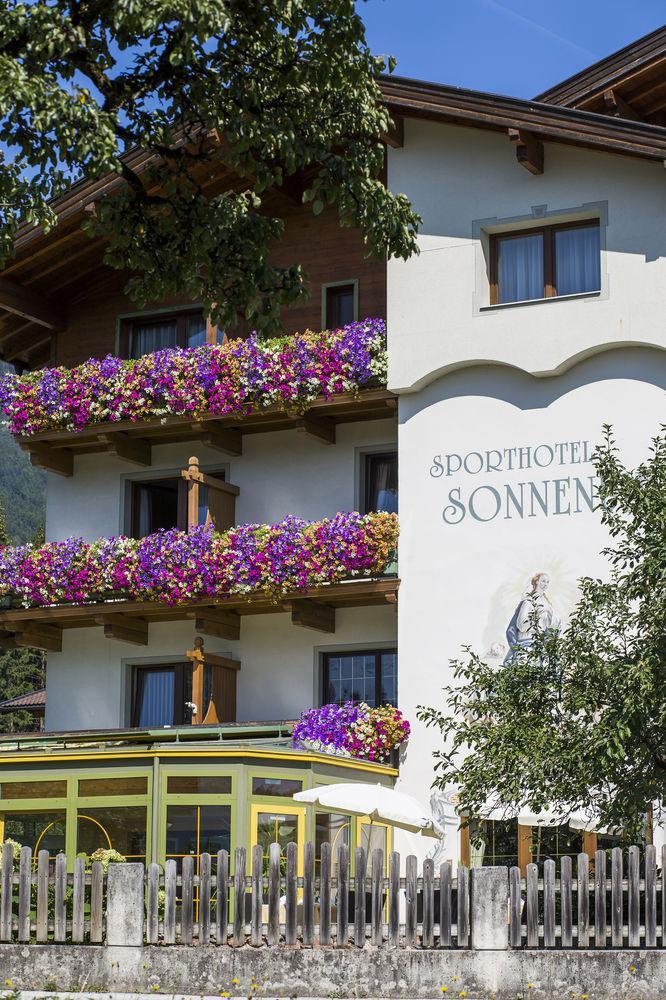 Hotel Sonnenuhr Kramsach Esterno foto