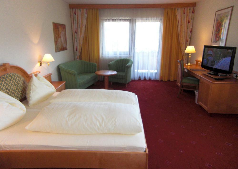 Hotel Sonnenuhr Kramsach Esterno foto
