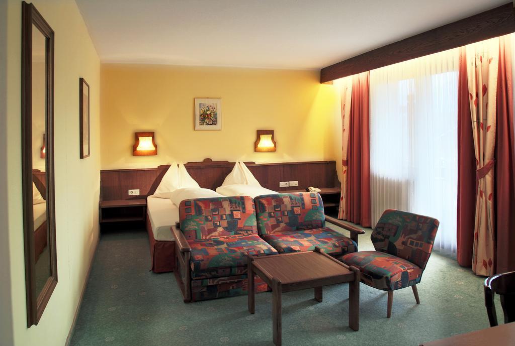 Hotel Sonnenuhr Kramsach Camera foto