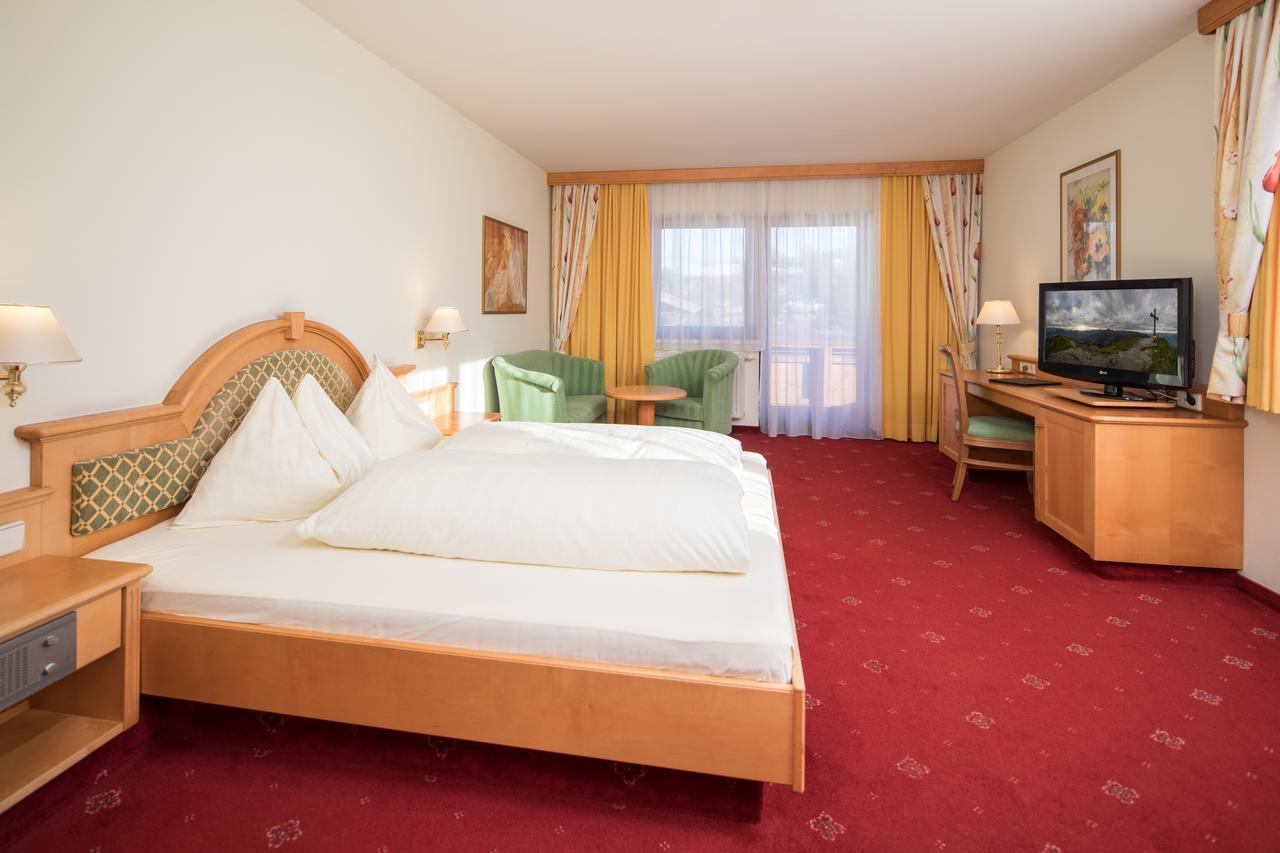 Hotel Sonnenuhr Kramsach Esterno foto